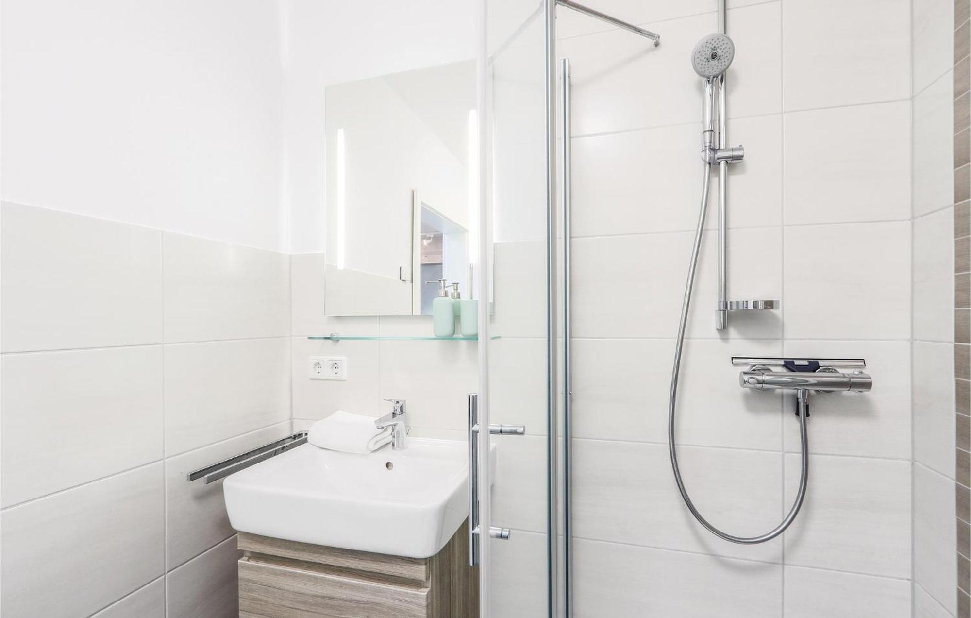 Amazing Apartment In Dagebuell With Kitchenette Buitenkant foto